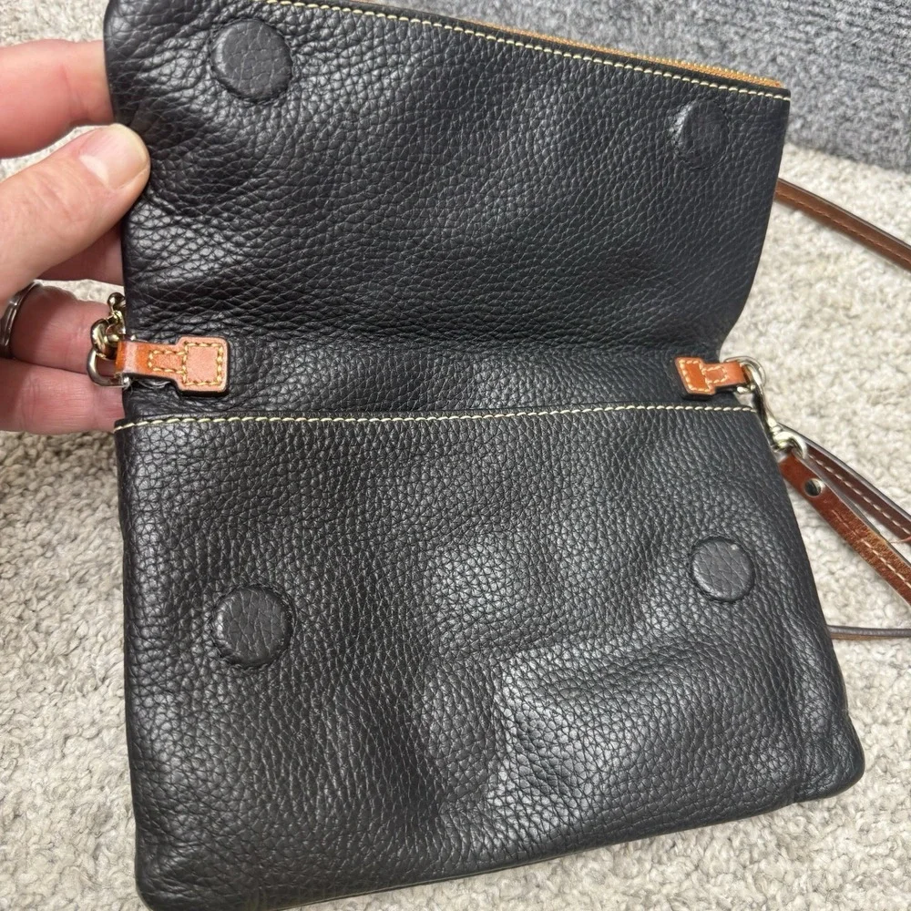 Dooney & Bourke pebble leather folder‎ zip crossbody purse bag black